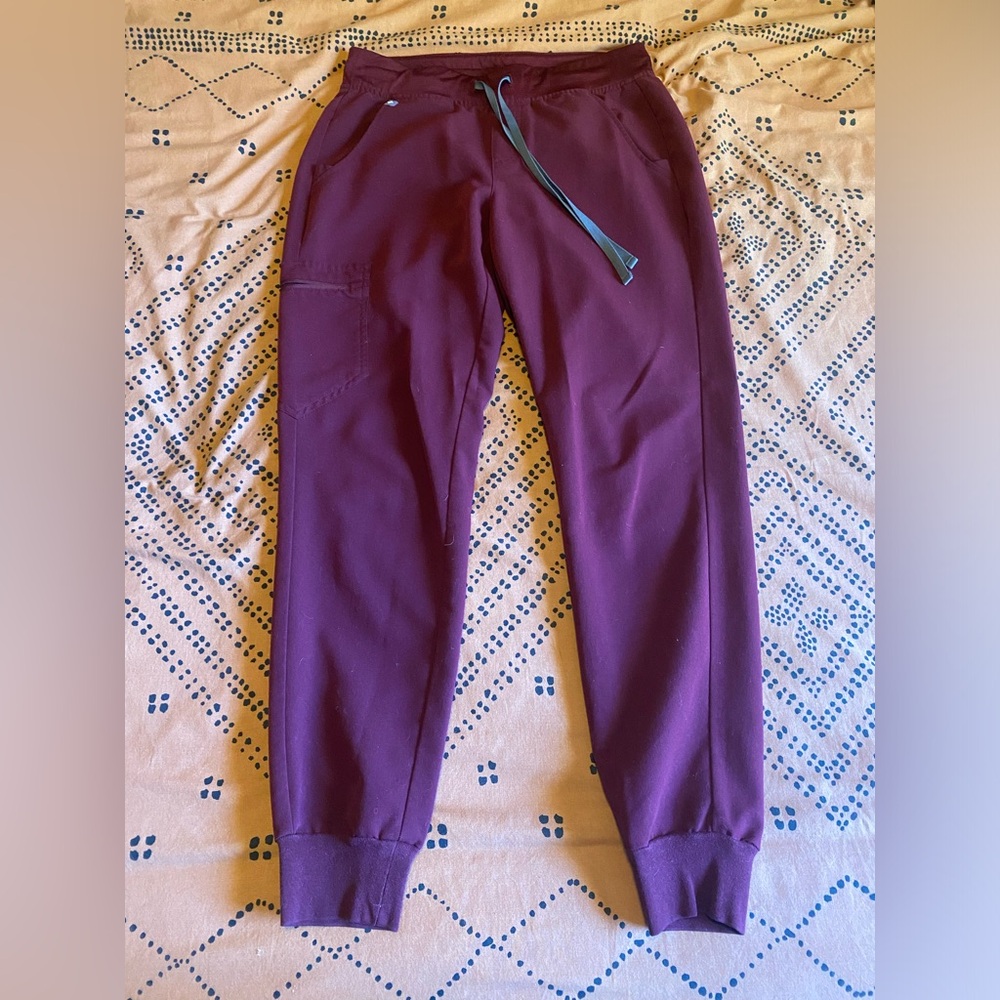 FIGS Zamora Joggers Burgundy S